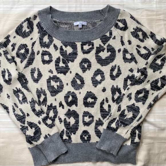 Animal Giraffe Knit Gap Sweater Size M Cream Gray Charcoal SOFT Wool Blend - Picture 1 of 11